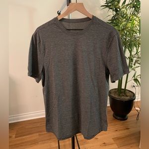 Lululemon tshirt